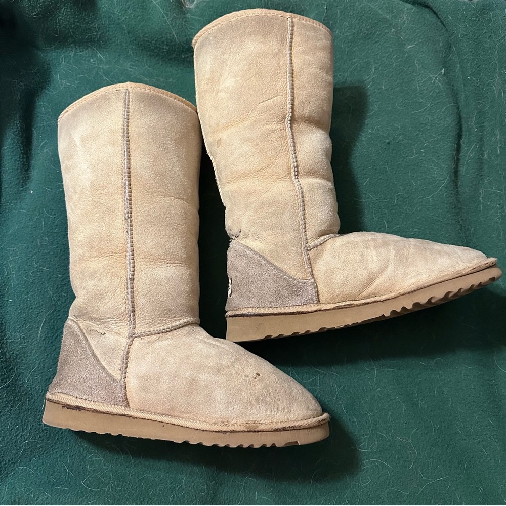 Ugg Mid-length Boots